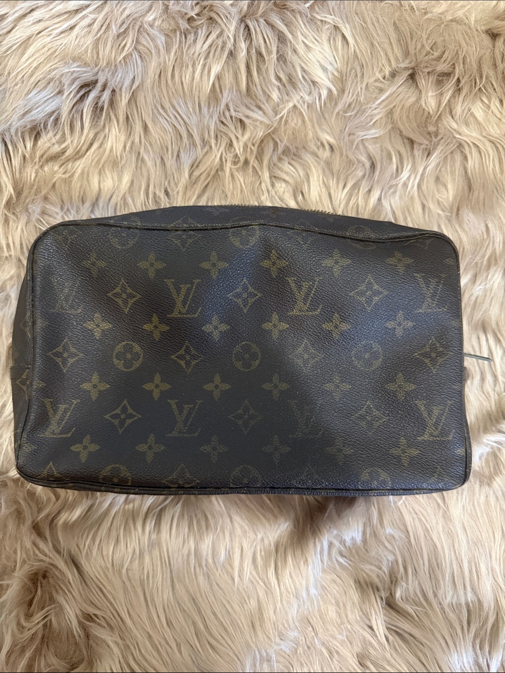 Louis Vuitton Trousse 28